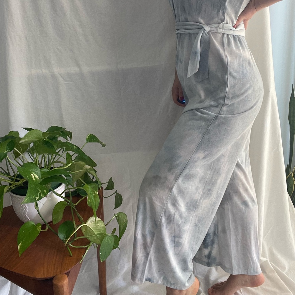 Hem and thread jumpsuit